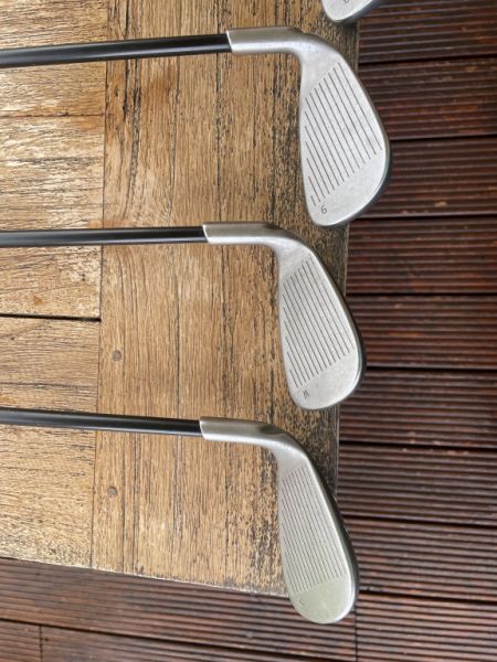 Golf Mallorca: Eisensatz PING G25 5 - 9, PW, SW Graphitschaft