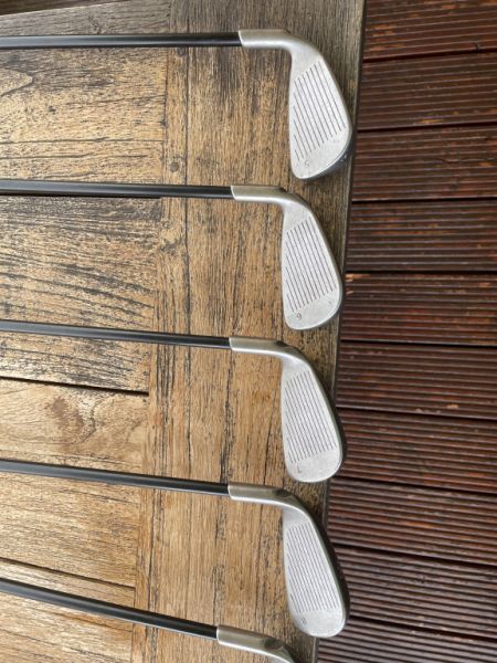 Golf Mallorca: Eisensatz PING G25 5 - 9, PW, SW Graphitschaft