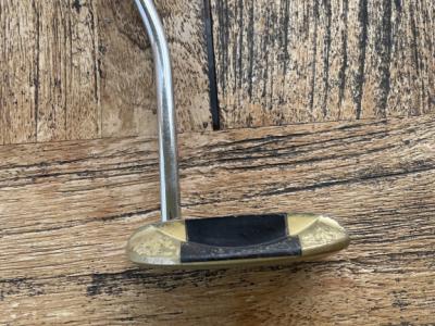 Golf Mallorca: Putter Komperdell Ebony-Brass Longitud 35''