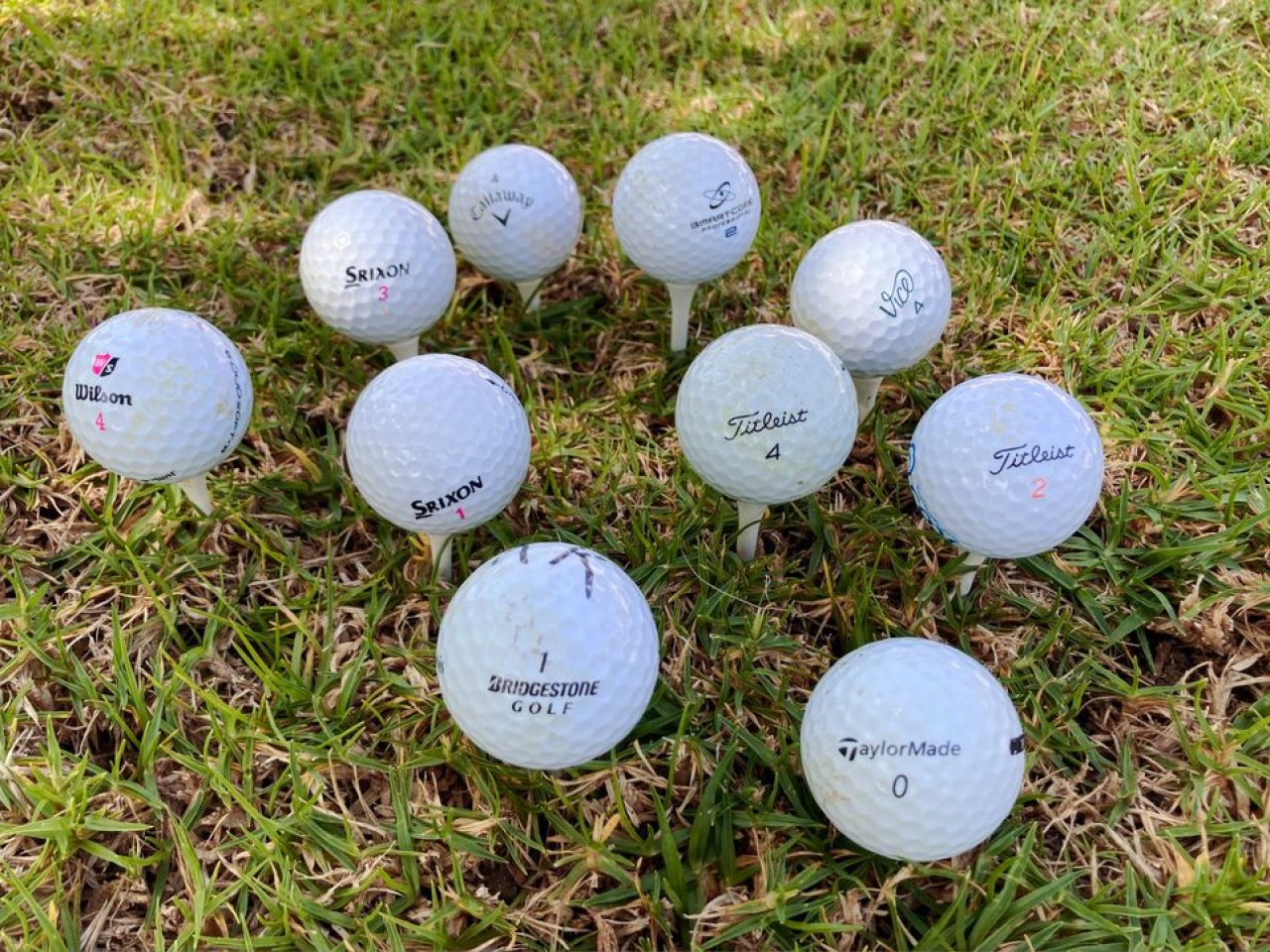 Pelotas de golf encontradas de distintos fabricantes