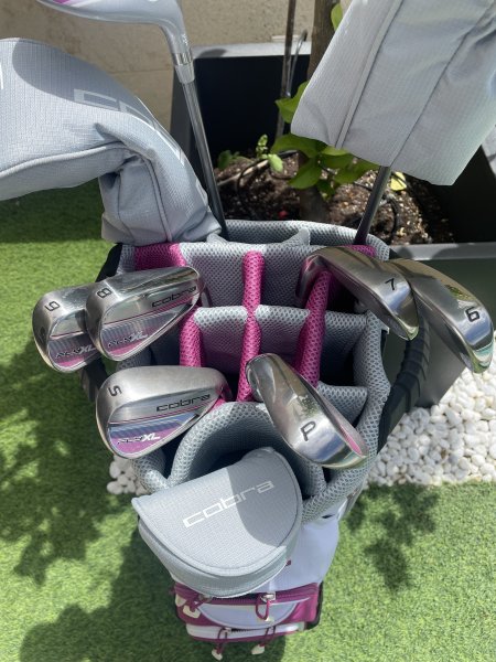 Women's golf club set