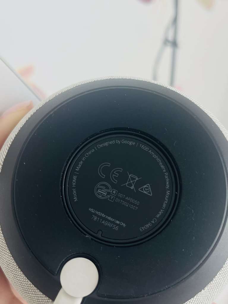 Google Home Smart Speaker Weiß/Grau- WLAN Google Assistant- voll funktionsfähig