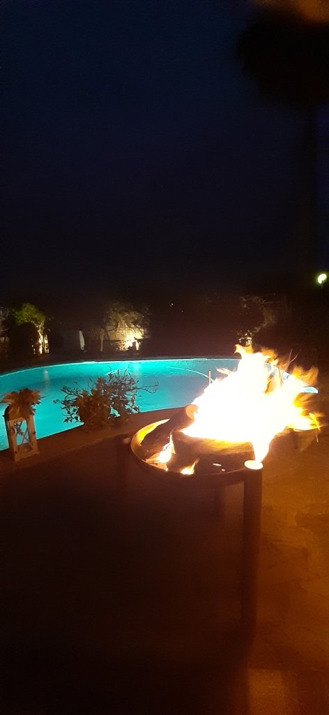 GRILL MIT FEUERSCHALE