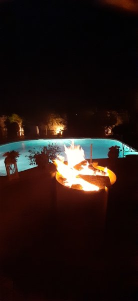 GRILL WITH FIRE BOWL