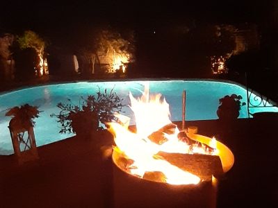 GRILL WITH FIRE BOWL