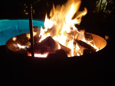 GRILL WITH FIRE BOWL