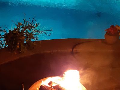 GRILL WITH FIRE BOWL