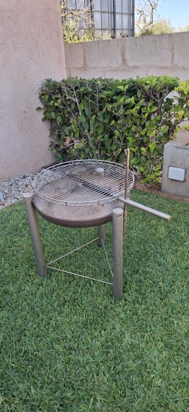 GRILL WITH FIRE BOWL