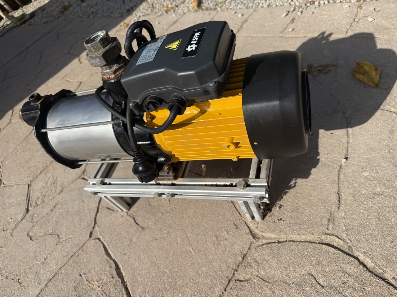 Grosse ESPA Wasser - Pumpe Modell PRISMA35 5N