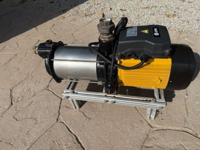 Grosse ESPA Wasser - Pumpe Modell PRISMA35 5N