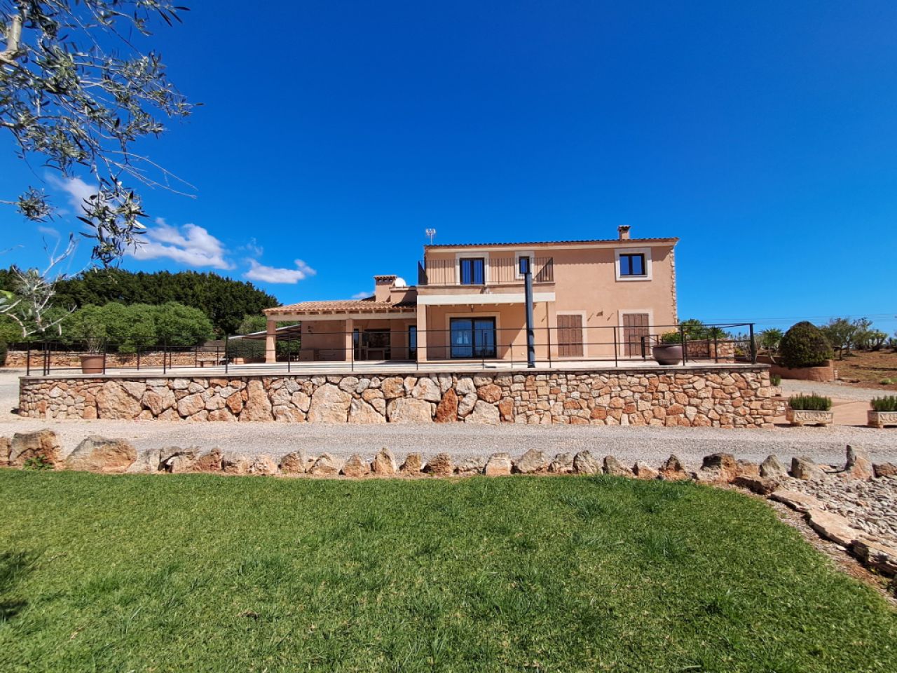 Large finca with 4 - 5 bedrooms, separate studio, heating, pool near Calonge - Cala Dor - F 10