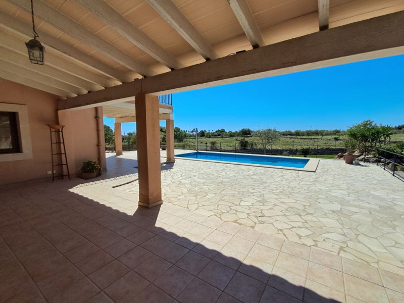 Large finca with 4 - 5 bedrooms, separate studio, heating, pool near Calonge - Cala Dor - F 10