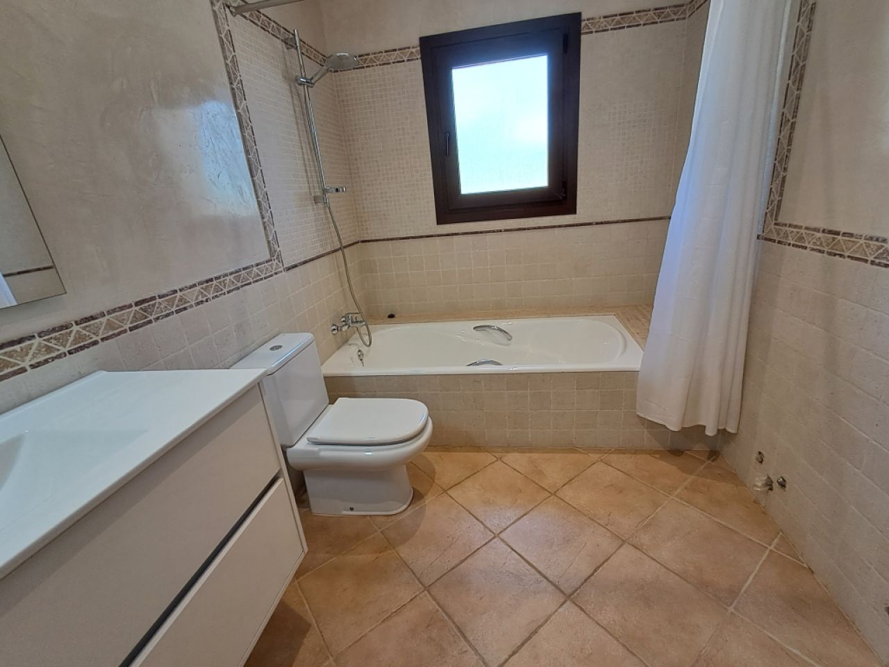 Large finca with 4 - 5 bedrooms, separate studio, heating, pool near Calonge - Cala Dor - F 10