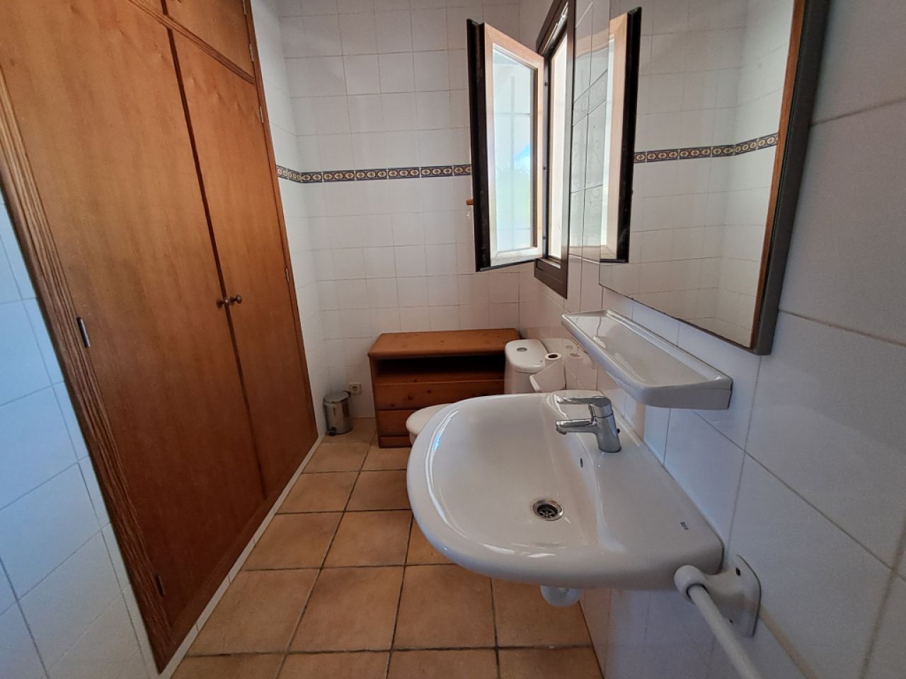 Large finca with 4 - 5 bedrooms, separate studio, heating, pool near Calonge - Cala Dor - F 10