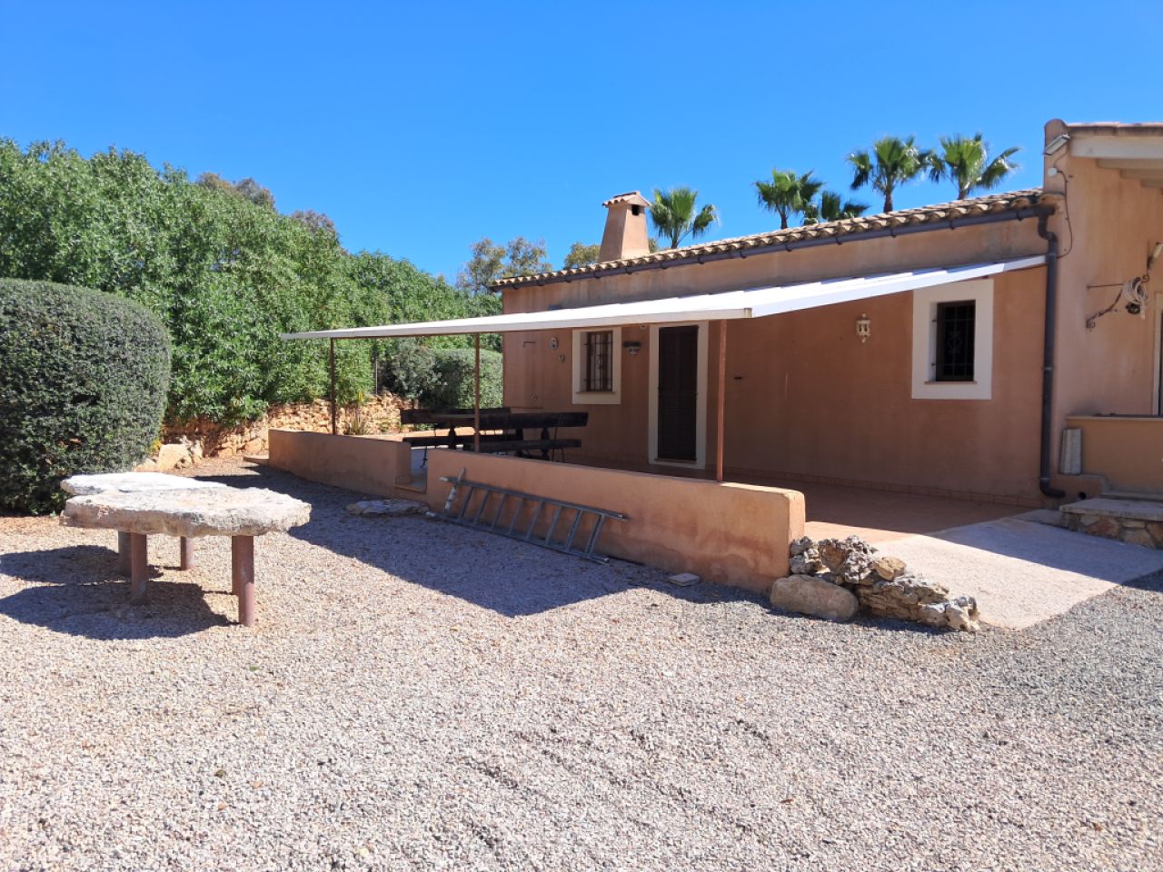 Large finca with 4 - 5 bedrooms, separate studio, heating, pool near Calonge - Cala Dor - F 10