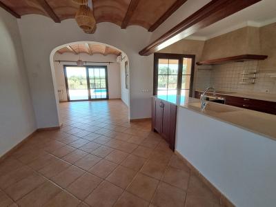 Large finca with 4 - 5 bedrooms, separate studio, heating, pool near Calonge - Cala Dor - F 10