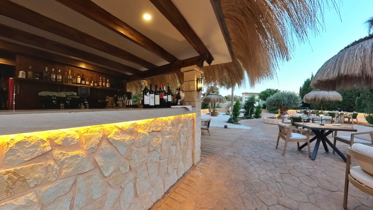 GRAN OPORTUNIDAD DE INVERSIÓN EN MALLORCA RESTAURANTE MODERNIZADO Y TOTALMENTE EQUIPADO