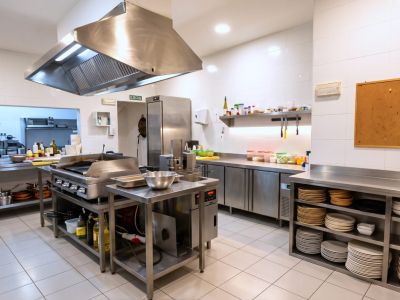 GRAN OPORTUNIDAD DE INVERSIÓN EN MALLORCA RESTAURANTE MODERNIZADO Y TOTALMENTE EQUIPADO