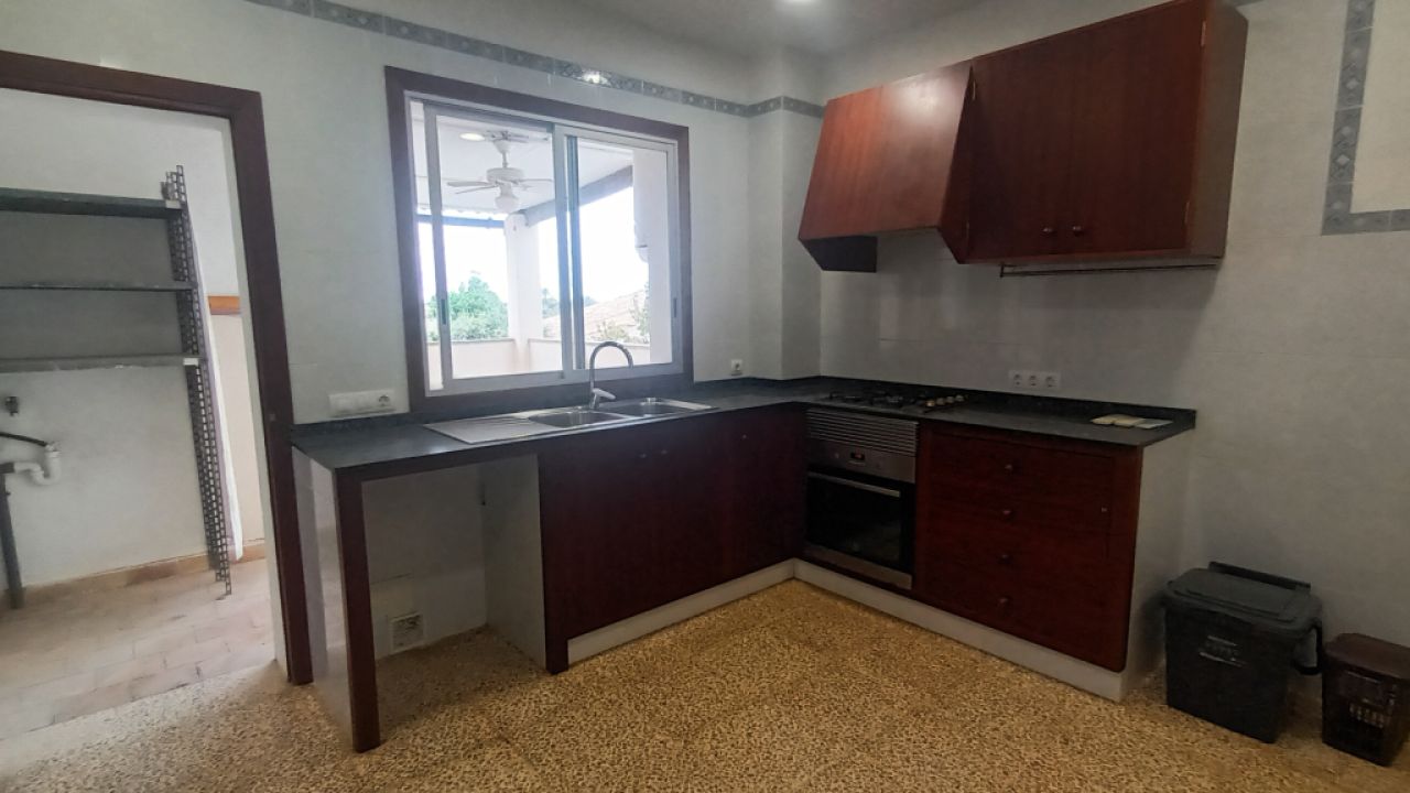 Grosse und teilmöblierte Wohnung mit überdachter Terrasse in Santanyi --- AP 64