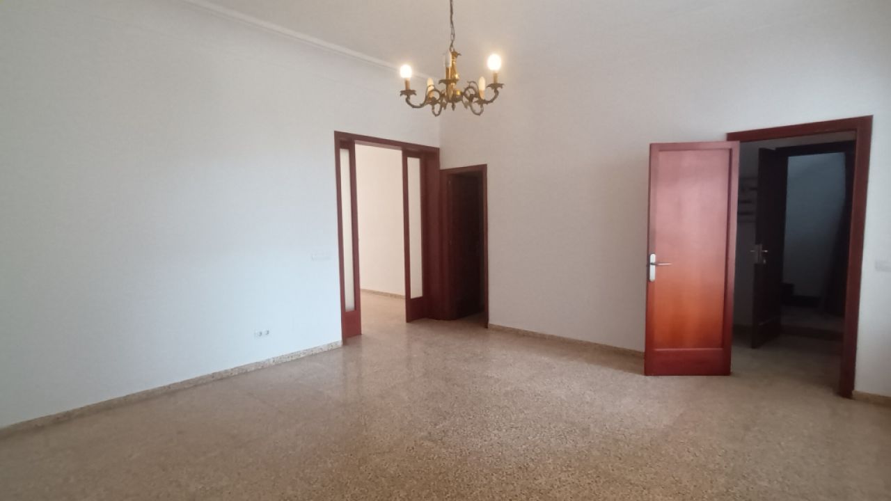 Grosse und teilmöblierte Wohnung mit überdachter Terrasse in Santanyi --- AP 64