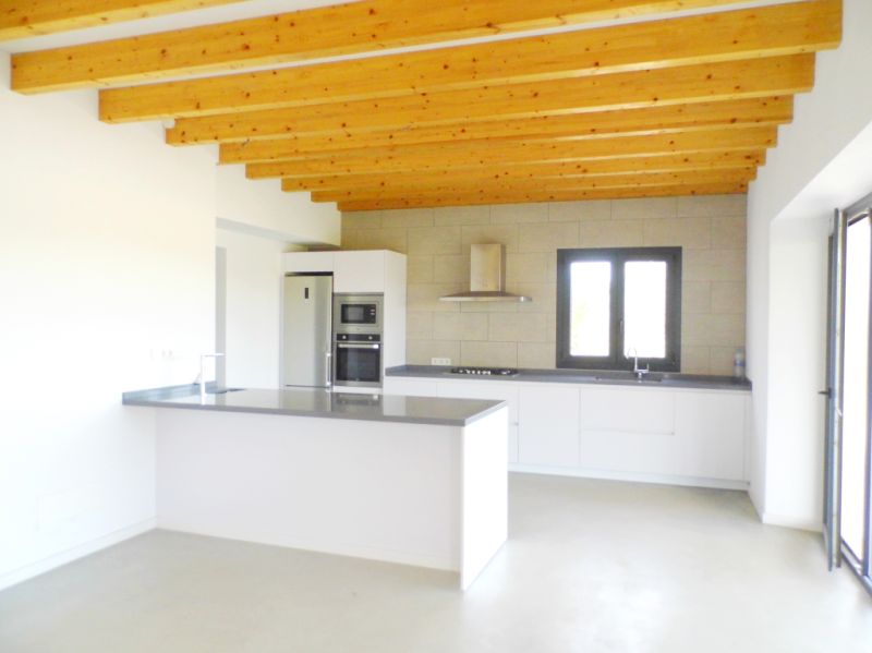 Grosse und unmöbierte Finca mit 2 sep Einheiten und Pool bei Felanitx-Campos --- F 46