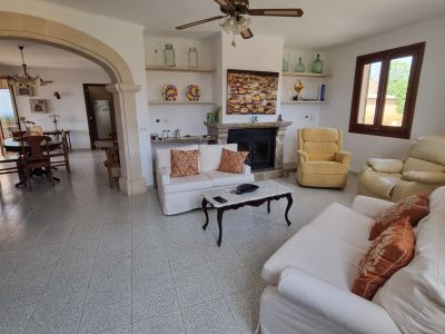 Grosse Wohnung mit Garage, Garten, Terrasse mit Teilmeerblick in Alquieria Blanca -- AP 11