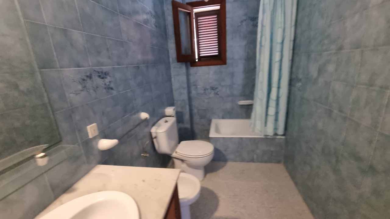 Grosse Wohnung mit Garage, Garten, Terrasse mit Teilmeerblick in Alquieria Blanca -- AP 11