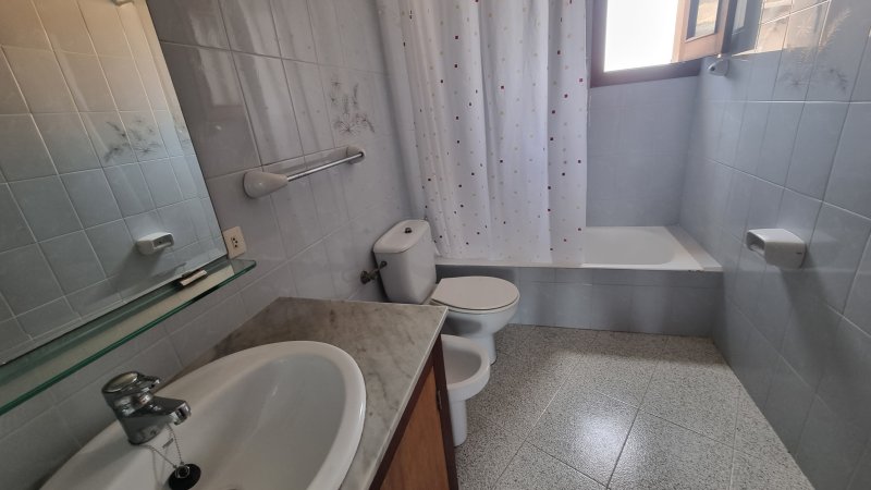 Grosse Wohnung mit Garage, Garten, Terrasse mit Teilmeerblick in Alquieria Blanca -- AP 11