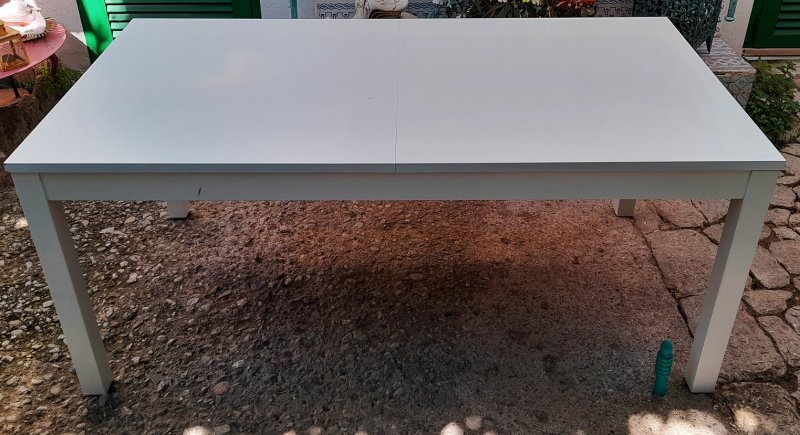 Grosser Ikea Tisch Bjursta
