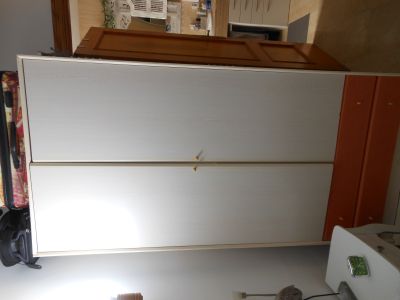 Großer Kleiderschrank  Höhe:210 cm ,Breite:100 cm , Tiefe : 58 cm,
