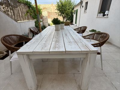 Großer, massiver Holztisch zu verkaufen