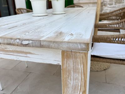 Großer, massiver Holztisch zu verkaufen