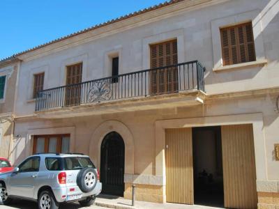 Large apartment with garden, terrace and garage in Santanyi --- AP 149