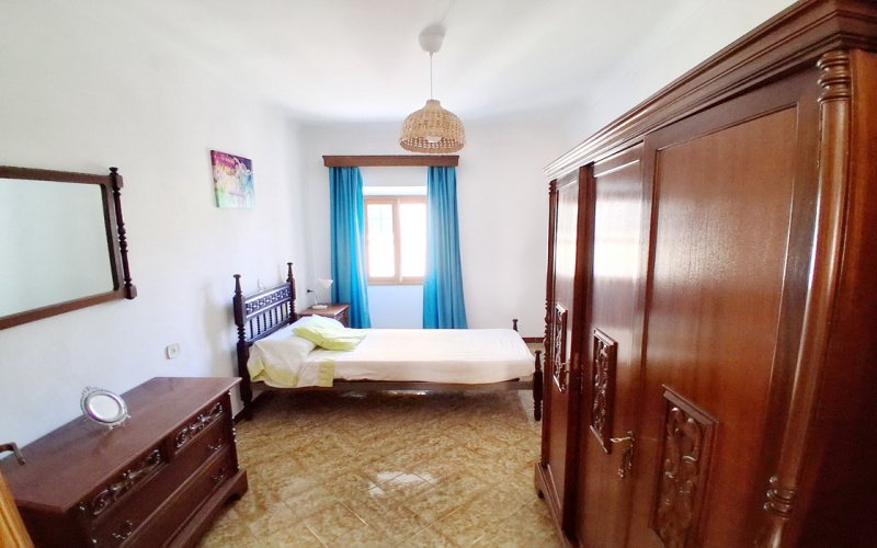 Grosses Dorfhaus mit Innenhof und Terrassen in Petra -- DH 32 CM
