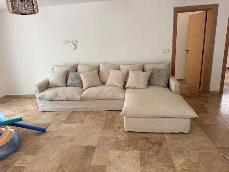 Sofá esquinero grande / sofá en L en beige, casi como nuevo