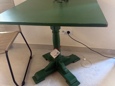 Grüner Tisch zu verschenken