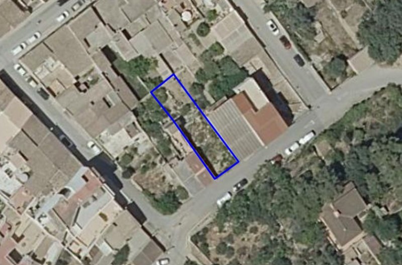 Grundstück 240 m² für Wohnungen oder Einfamilienhaus mit bereits durchgeführter Aushubarbeit