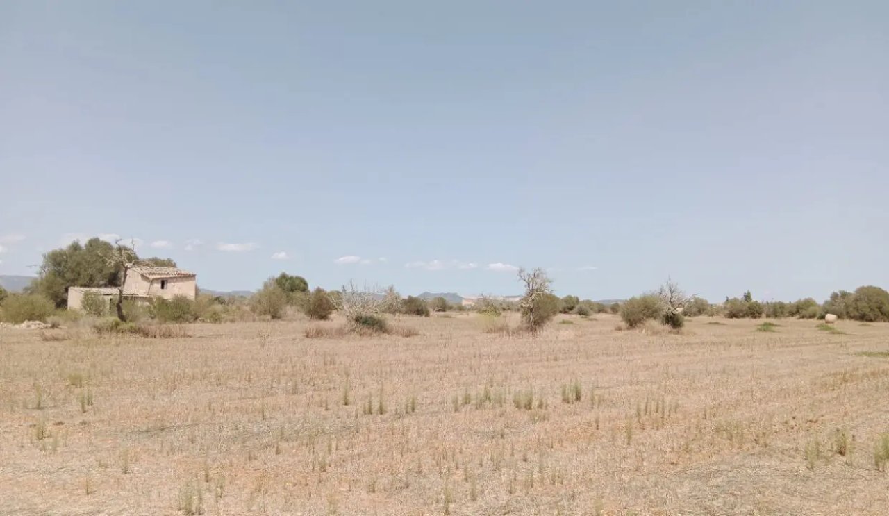 Grundstück mit Panoramablick und genehmigtem Projekt in Campos