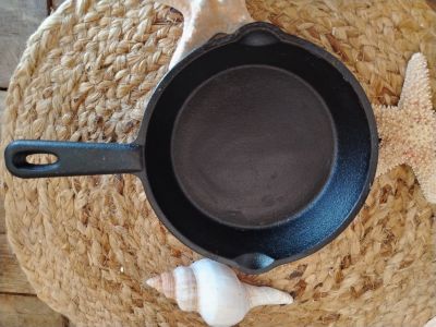 Gusseisen Pfännchen