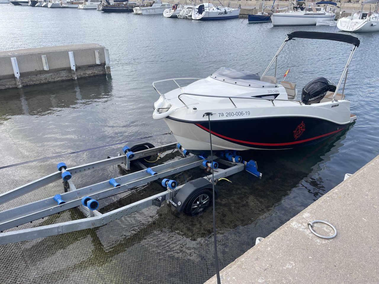 Shared ownership motorboat Quicksilver 470 Cabin, 100 HP with trailer in Cala Murada