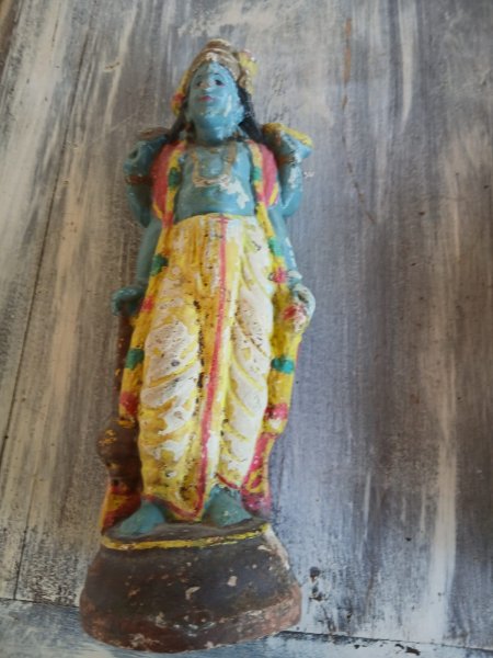 Handbemalte indische Holz & Ton und Dhocra-Bronce-Figuren