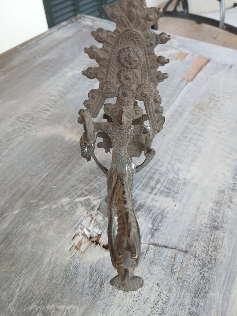Handbemalte indische Holz & Ton und Dhocra-Bronce-Figuren