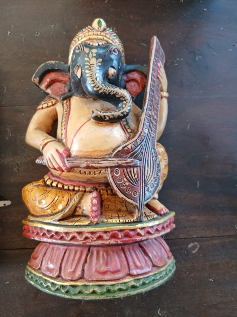 Handbemalte indische Holz & Ton und Dhocra-Bronce-Figuren