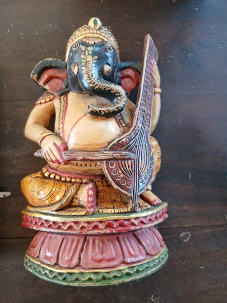Handbemalte indische Holz & Ton und Dhocra-Bronce-Figuren
