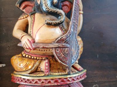 Handbemalte indische Holz & Ton und Dhocra-Bronce-Figuren