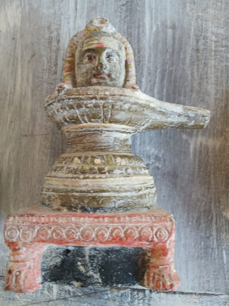 Handbemalte indische Holz & Ton und Dhocra-Bronce-Figuren
