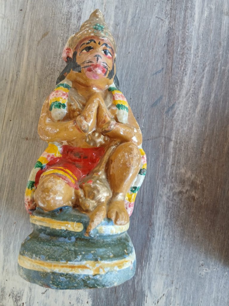 Handbemalte indische Holz & Ton und Dhocra-Bronce-Figuren