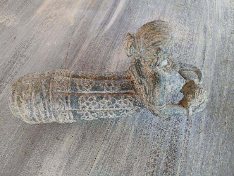 Handbemalte indische Holz & Ton und Dhocra-Bronce-Figuren