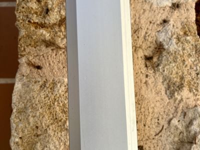 Handlauf Treppengeländer aus Alu, 6,04 m lang, 6 cm breit (un pretil / a handrail)