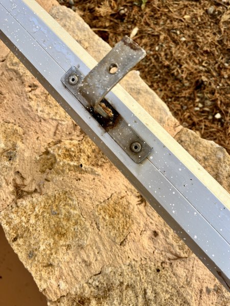 Handlauf Treppengeländer aus Alu, 6,04 m lang, 6 cm breit (un pretil / a handrail)
